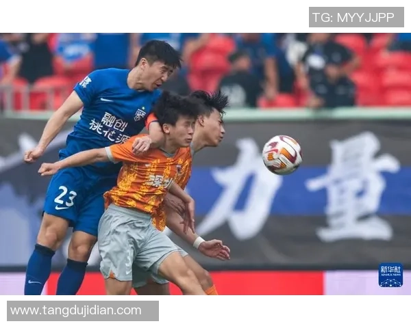 赛后分析:深圳足球队与武汉足球队在比赛中的灵活战术对比与启示