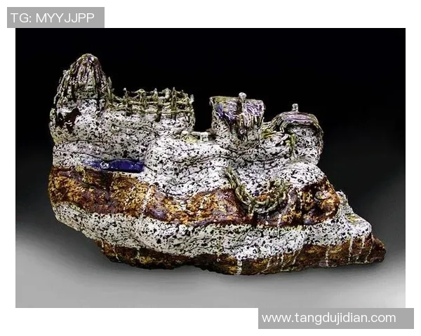 足球明星陶瓷雕塑艺术展览揭幕展现运动与美的完美结合